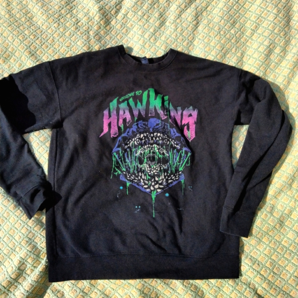 Stranger Things Welcome to Hawkins sweatshirt M/L vguc